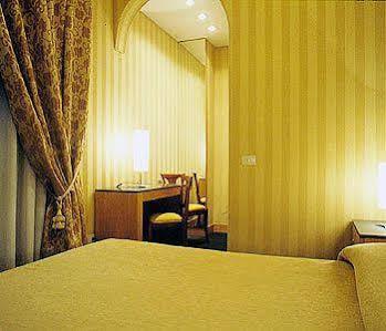 Lemon Garden Hotel Rome Exterior photo