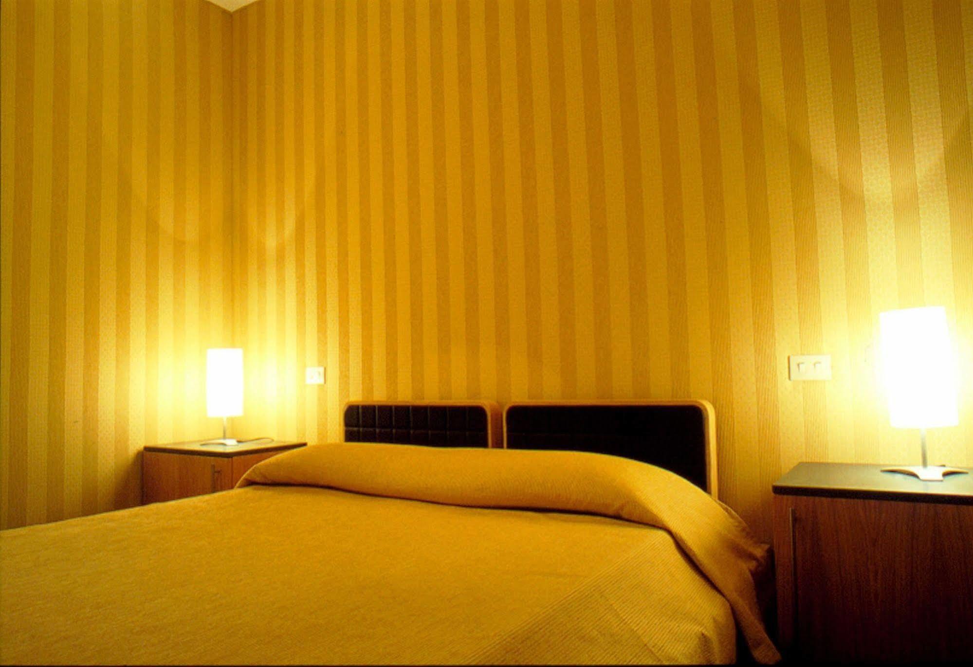 Lemon Garden Hotel Rome Exterior photo
