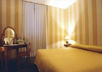 Lemon Garden Hotel Rome Exterior photo